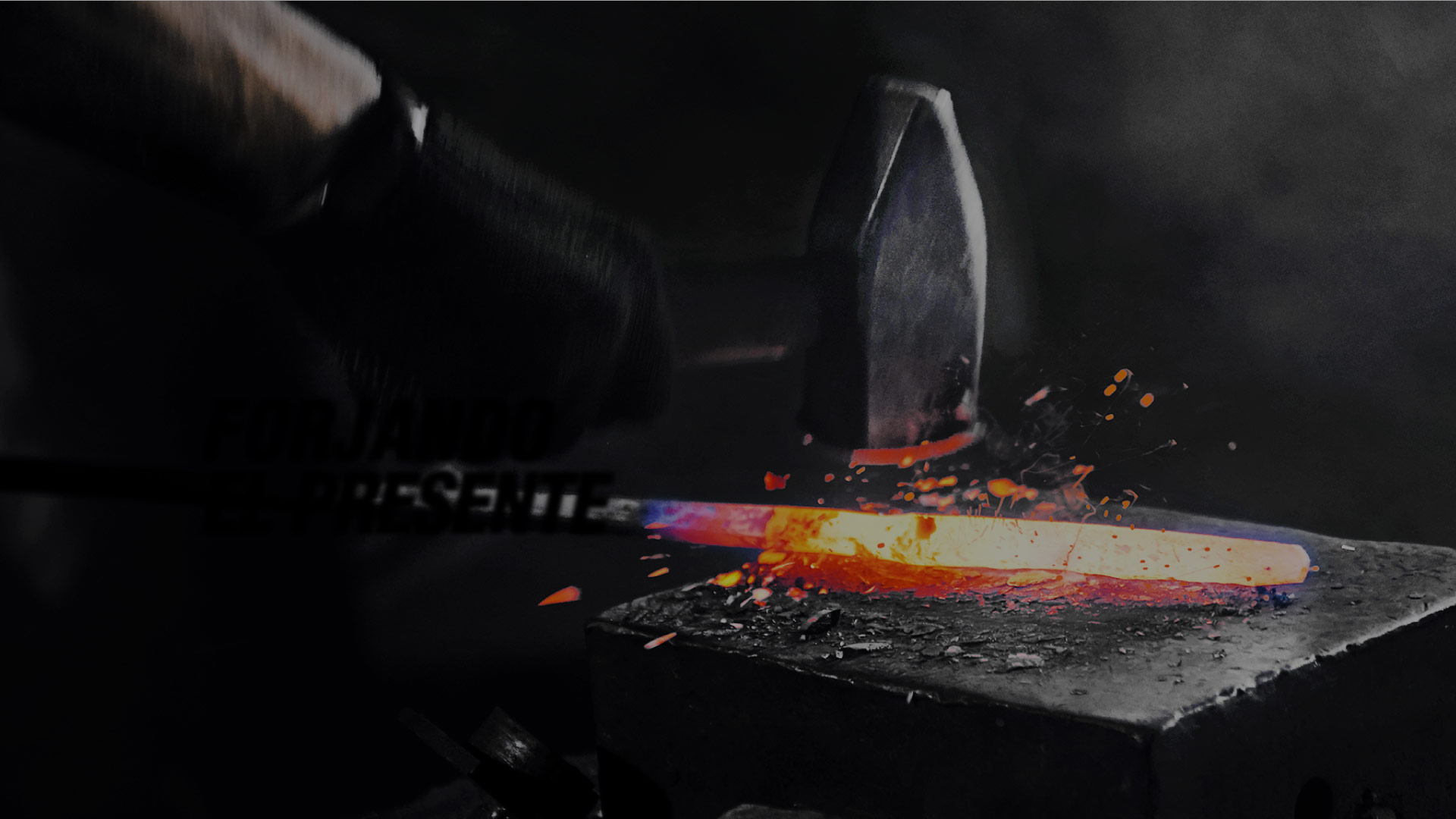 Trabajo industrial de acero al rojo vivo